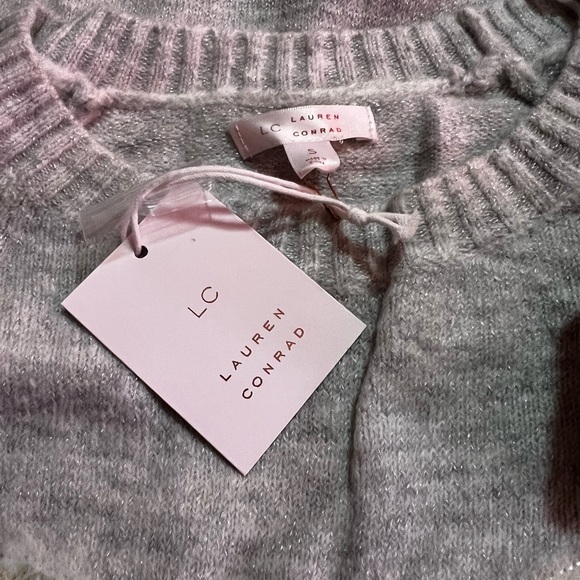 Lauren Conrad NWT gray sweater with cat face - Picture 6 of 7